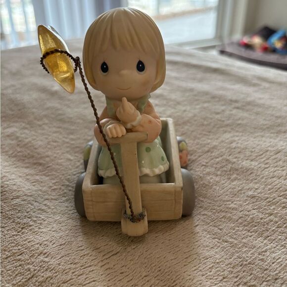 Precious Moments figurine in a wagon.  Wishing you a world of piece - Picture 5 of 5